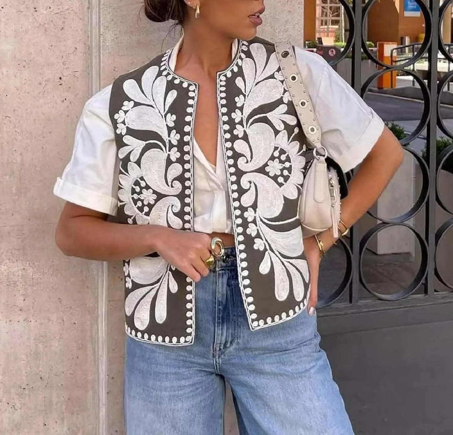 Seyumixi Women Vintage Embroidered Floral Vest Y2k Sleeveless Open Front Floral Cardigan Vests Gilet Linen Streetwear