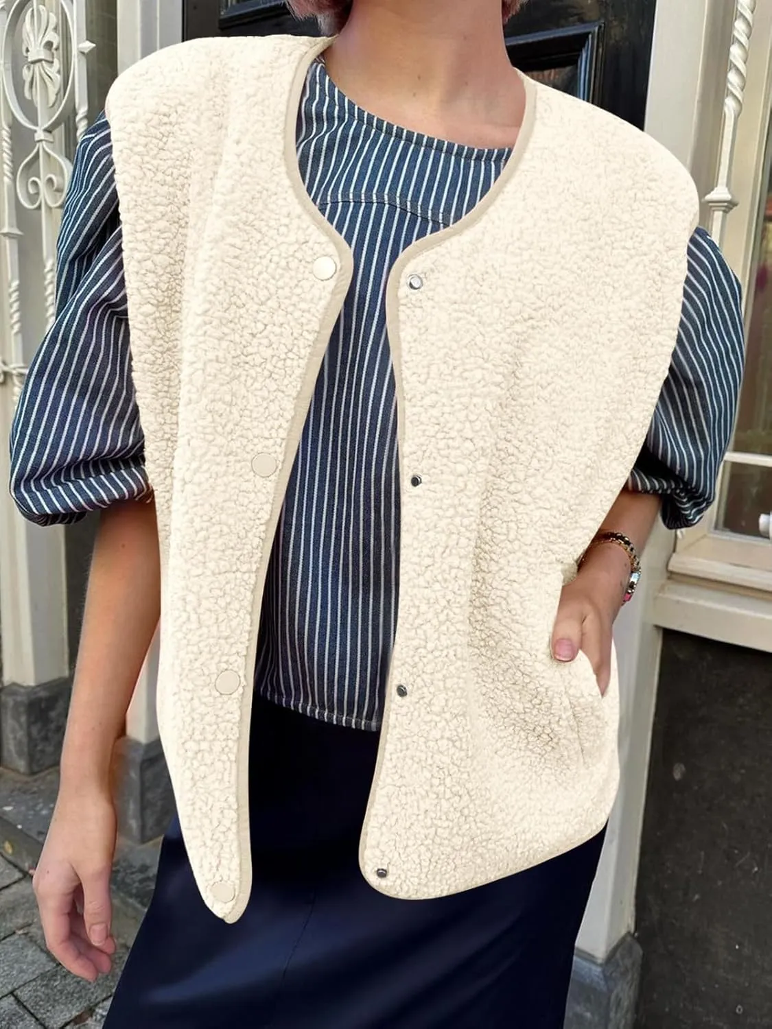 Tankaneo Womens Sherpa Fleece Vest V Neck Sleeveless Fuzzy Jacket Button Down 2024 Fall Fashion Outerwear