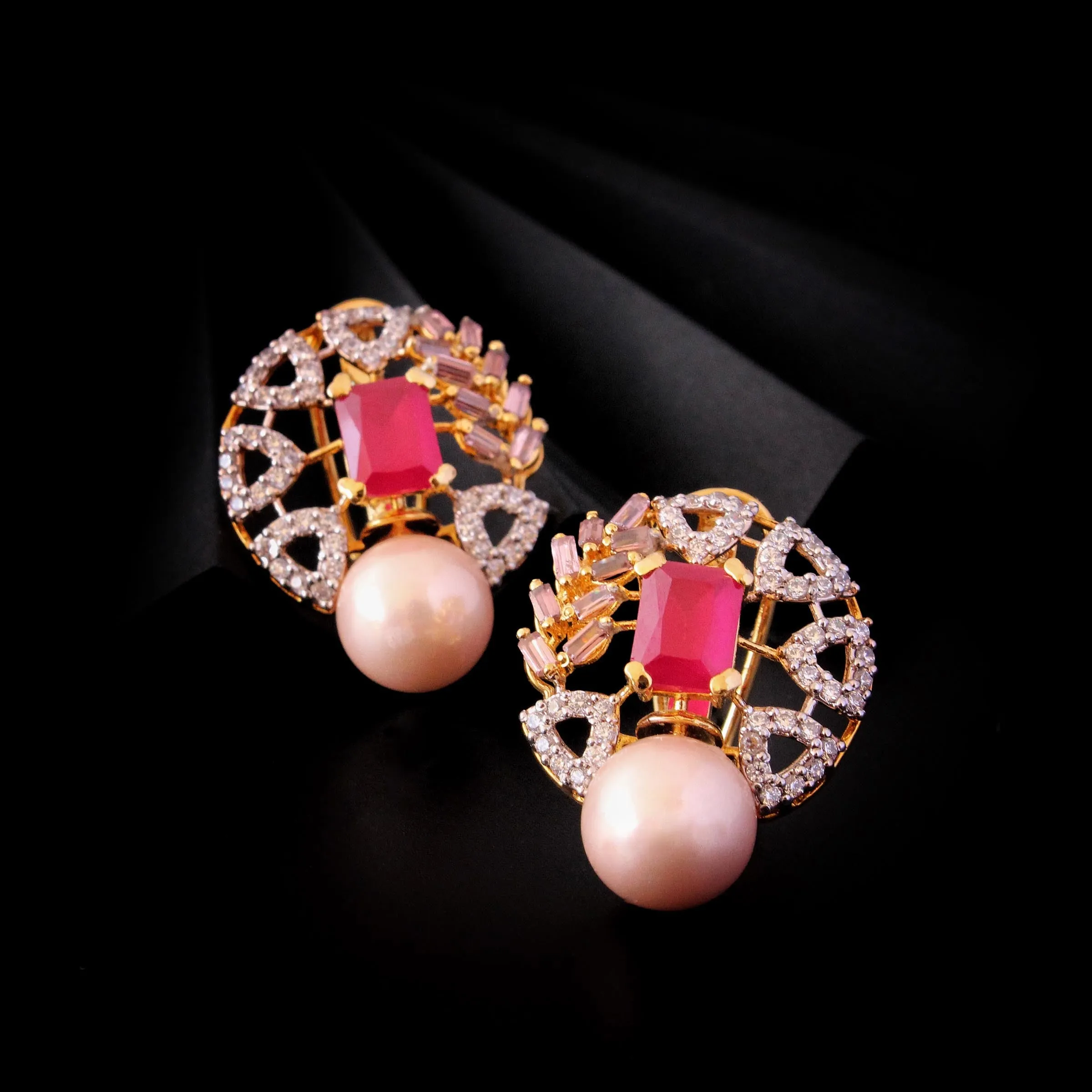 Tops in Chetum & pearls