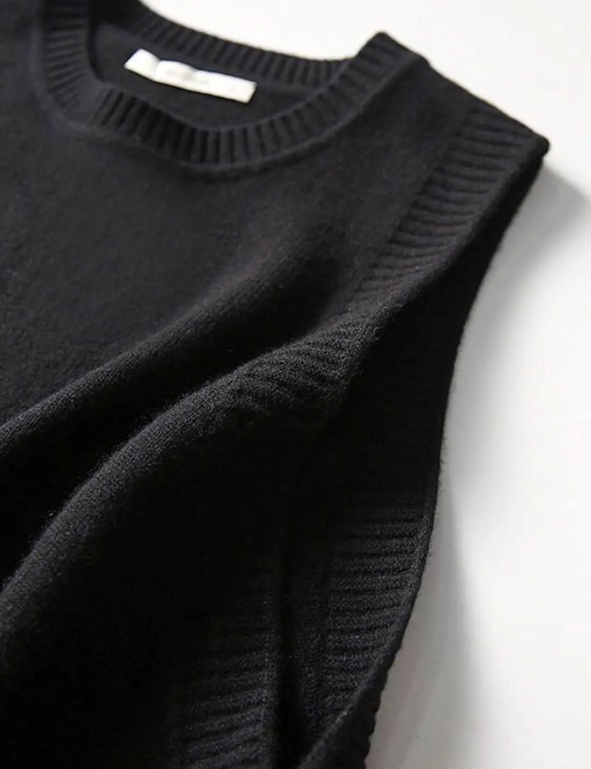 Wanzetaly Women's Sleeveless Sweater Vest Loose Round Neck Ribbed Knit 2025 Spring Trendy top