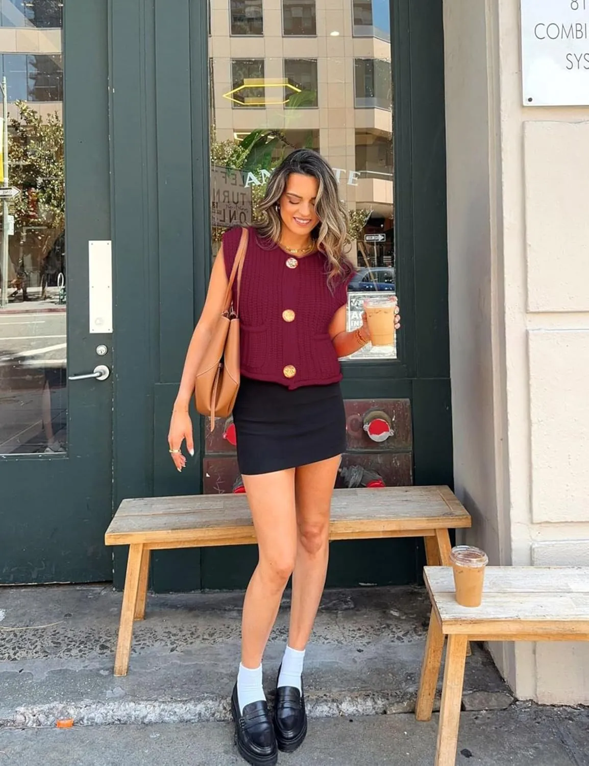 Women's Sleeveless Chunky Knit Top Casual Cropped Button Down Sweater Vest Open Front Cardigan with Pockets